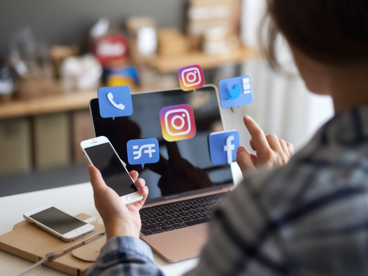 Comment utiliser les réseaux sociaux pour promouvoir un site e-commerce après des travaux ?